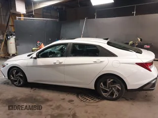 2025 Hyundai Elantra SEL Convenience z VIN KMHLS4DG2SU895603, wystawiony jako IAAI lot #41418366 z przebiegiem 209 mil mil oraz . Historia ofert i sprzedaży dostępna na DreamBid. Obrazek 14.
