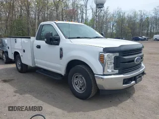 2018 Ford Super Duty F-250 SRW XL with VIN 1FDBF2A69JEC21585, listed as a IAAI auction lot 42080993 with 239,297 mi miles. Bid and sale history available at carsss.com. Image 1.