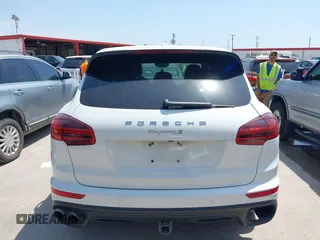 2017 Porsche Cayenne S z VIN WP1AB2A20HLA50805, wystawiony jako IAAI lot #42030013 z przebiegiem 123 578 mil mil oraz . Historia ofert i sprzedaży dostępna na DreamBid. Obrazek 16.