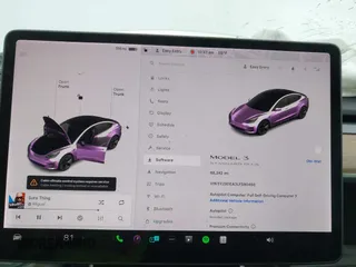 2020 Tesla Model 3 Standard Range Plus z VIN 5YJ3E1EA3LF590450, wystawiony jako IAAI lot #42026296 z przebiegiem 68 242 mil mil oraz . Historia ofert i sprzedaży dostępna na DreamBid. Obrazek 7.