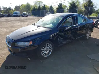 2007 Volvo S80 I6 z VIN YV1AS982071033829, wystawiony jako IAAI lot #42129113 z przebiegiem 205 949 mil mil oraz . Historia ofert i sprzedaży dostępna na DreamBid. Obrazek 2.