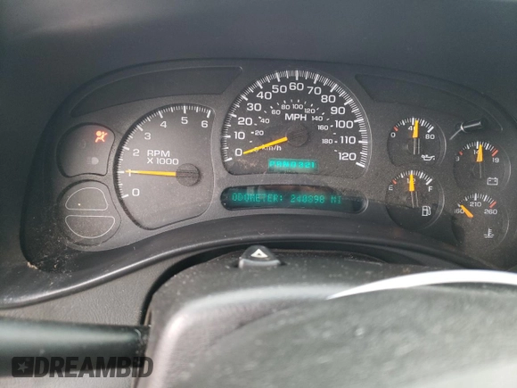 2004 Chevrolet Suburban Z71 with VIN 3GNFK16ZX4G186588, listed as a Copart auction lot 45890635 with 240,898 mi miles and Clean Title. Bid and sale history available at carsss.com. Image 9.