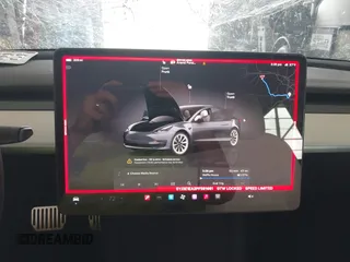 2023 Tesla Model 3 z VIN 5YJ3E1EA2PF591661, wystawiony jako IAAI lot #42014086 z przebiegiem 13 945 mil mil oraz . Historia ofert i sprzedaży dostępna na DreamBid. Obrazek 18.