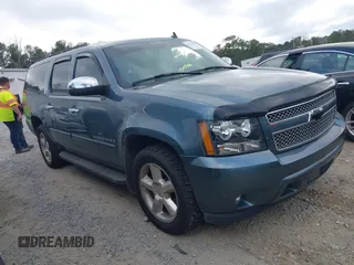 2008 Chevrolet Suburban 3LT z VIN 3GNFC16098G150346, wystawiony jako IAAI lot #41523328 z przebiegiem 228 908 mil mil oraz . Historia ofert i sprzedaży dostępna na DreamBid. Obrazek 1.