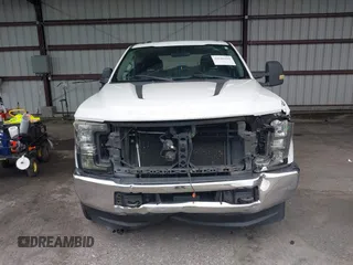 2018 Ford F-250 XL z VIN 1FT7W2B60JEB37227, wystawiony jako IAAI lot #42646192 z przebiegiem 182 730 mil mil oraz . Historia ofert i sprzedaży dostępna na DreamBid. Obrazek 11.