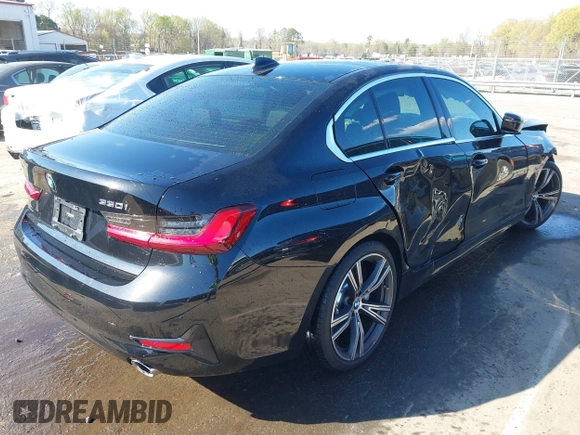 2022 BMW 3 Series 330i z VIN 3MW5R1J0XN8C30297, wystawiony jako IAAI lot #41881552 z przebiegiem 42 005 mil mil oraz . Historia ofert i sprzedaży dostępna na DreamBid. Obrazek 4.
