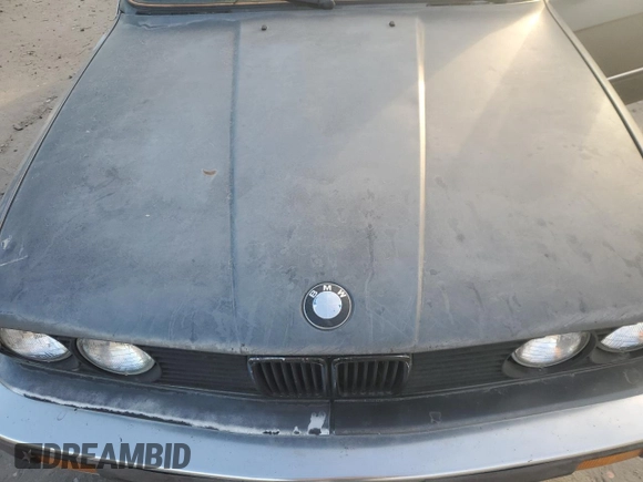 1987 BMW 3 Series z VIN WBABB1301H1928231, wystawiony jako Copart lot #85221174 z przebiegiem 159 400 mil mil oraz Czysty tytuł • Clean title. Historia ofert i sprzedaży dostępna na DreamBid. Obrazek 11.
