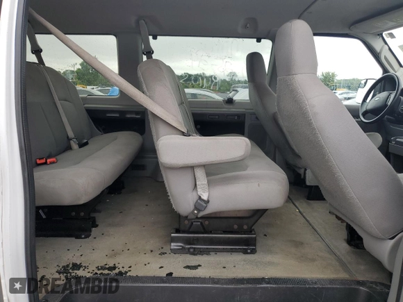 2013 Ford Econoline Passenger XL z VIN 1FBSS3BL2DDB19697, wystawiony jako Copart lot #65953484 z przebiegiem 111 055 mil mil oraz Szkoda całkowita • Salvage title. Historia ofert i sprzedaży dostępna na DreamBid. Obrazek 11.
