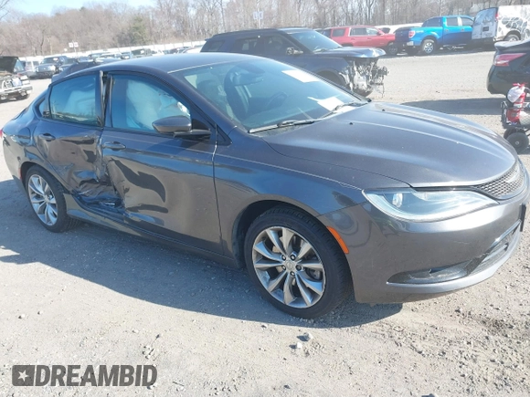2015 Chrysler 200 S with VIN 1C3CCCDG6FN727592, listed as a IAAI auction lot 41769446 with 27,542 mi miles. Bid and sale history available at carsss.com. Image 1.