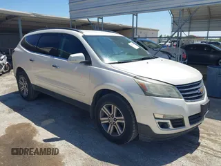 2015 Chevrolet Traverse LT z VIN 1GNKRGKD8FJ100378, wystawiony jako IAAI lot #42074140 z przebiegiem 141 102 mil mil oraz . Historia ofert i sprzedaży dostępna na DreamBid. Obrazek 1.