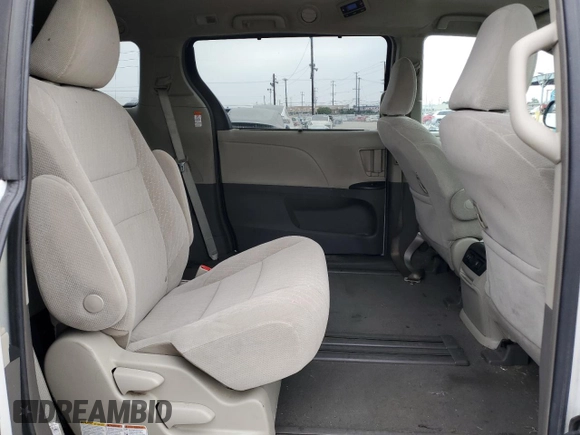 2019 Toyota Sienna LE Auto Access Seat z VIN 5TDKZ3DC2KS004815, wystawiony jako Copart lot #63492255 z przebiegiem 131 212 mil mil oraz Szkoda całkowita • Salvage title. Historia ofert i sprzedaży dostępna na DreamBid. Obrazek 11.