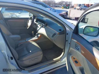 2005 Toyota Avalon XL with VIN 4T1BK36B25U031050, listed as a IAAI auction lot 41024010 with 203,336 mi miles. Bid and sale history available at carsss.com. Image 5.