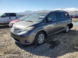 2011 Toyota Sienna XLE AAS with VIN 5TDYK3DC3BS036574, listed as a Copart auction lot 47177365 with 138,161 mi miles and Salvage Title. Bid and sale history available at carsss.com. Image 1.