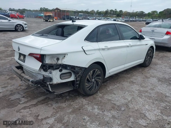 2019 Volkswagen Jetta SEL Premium with VIN 3VWG57BU3KM103807, listed as a IAAI auction lot 41733098 with 68,608 mi miles. Bid and sale history available at carsss.com. Image 4.