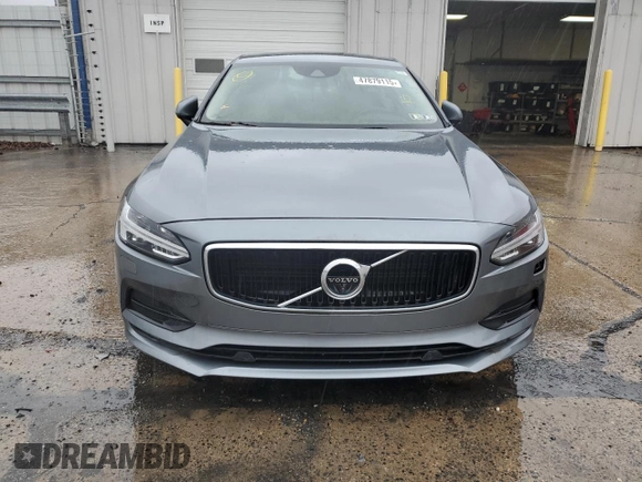 2017 Volvo S90 Momentum with VIN YV1A22MKXH1010945, listed as a Copart auction lot 47879115 with 104,831 mi miles and Clean Title. Bid and sale history available at DreamBid. Image 5.