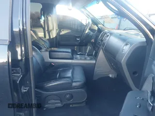 2008 Ford F-150 XLT с VIN 1FTPW12538FA21641, выставлен на аукционе IAAI как лот 41149320 с пробегом 143 137 миль миль и . История ставок и продаж доступна на DreamBid. Изображение 5.