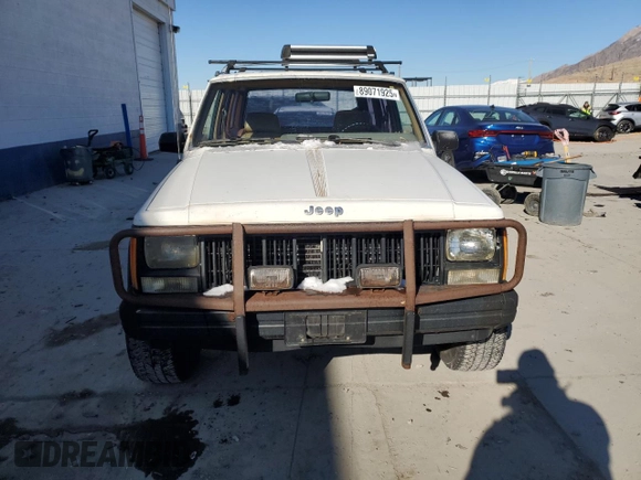 1988 Jeep Cherokee with VIN 1JCMR7813JT058390, listed as a Copart auction lot 89071925 with 2,331,297 mi miles and Clean title. Bid and sale history available at DreamBid. Image 5.