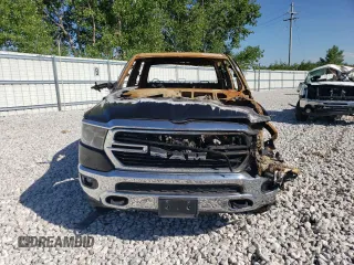 2019 Ram 1500 Big Horn z VIN 1C6SRFFT4KN794615, wystawiony jako Copart lot #62704435 z przebiegiem Nie podano mil oraz Szkoda całkowita • Salvage title. Historia ofert i sprzedaży dostępna na DreamBid. Obrazek 5.