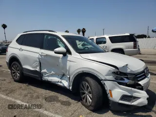 2020 Volkswagen Tiguan S with VIN 3VV1B7AX3LM055371, listed as a Copart auction lot 59814945 with 40,078 mi miles and Salvage title. Bid and sale history available at DreamBid. Image 4.
