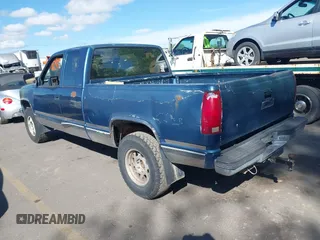 1992 GMC Sierra 1500 z VIN 2GTEK19K1N1520018, wystawiony jako IAAI lot #42116679 z przebiegiem 239 658 mil mil oraz . Historia ofert i sprzedaży dostępna na DreamBid. Obrazek 3.