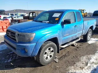 2008 Toyota Tacoma PreRunner with VIN 5TETU62N88Z592529, listed as a IAAI auction lot 41628653 with 225,946 mi miles. Bid and sale history available at carsss.com. Image 2.