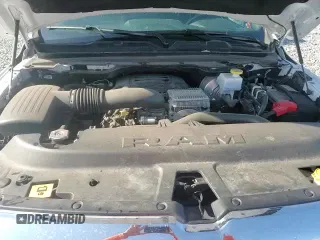 2024 Ram 1500 Laramie z VIN 1C6RREJT2RN218869, wystawiony jako Copart lot #67523895 z przebiegiem 45 045 mil mil oraz Czysty tytuł • Clean title. Historia ofert i sprzedaży dostępna na DreamBid. Obrazek 13.