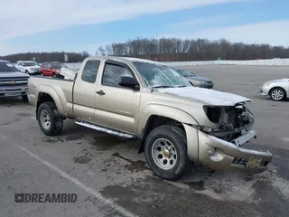 2005 Toyota Tacoma with VIN 5TEUU42N55Z003392, listed as a IAAI auction lot 41597843 with Not Provided miles and . Bid and sale history available at DreamBid. Image 1.