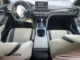 2024 Acura Integra w/A-Spec Package z VIN 19UDE4H33RA006229, wystawiony jako Copart lot #46868535 z przebiegiem 24 104 mil mil oraz Szkody całkowita. Historia ofert i sprzedaży dostępna na DreamBid. Obrazek 8.