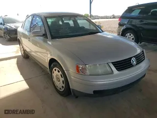 2000 Volkswagen Passat GLS with VIN WVWMD23B9YE255842, listed as a Copart auction lot 79773904 with 133,108 mi miles and Salvage Title. Bid and sale history available at carsss.com. Image 11.
