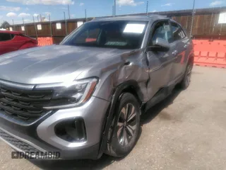 2024 Volkswagen Atlas SE with VIN 1V2LE2CAXRC206712, listed as a IAAI auction lot 42056806 with 15,670 mi miles and . Bid and sale history available at DreamBid. Image 6.