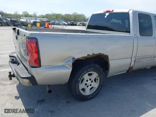 2005 Chevrolet Silverado 1500 LS with VIN 2GCEC19T251378588, listed as a IAAI auction lot 41910576 with 1 mi miles. Bid and sale history available at carsss.com. Image 13.