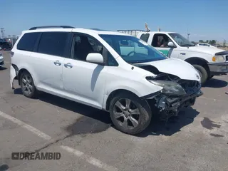 2014 Toyota Sienna SE с VIN 5TDXK3DC0ES515325, выставлен на аукционе IAAI как лот 42520007 с пробегом 155 649 миль миль и . История ставок и продаж доступна на DreamBid. Изображение 1.
