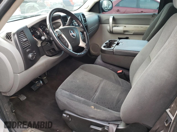 2008 GMC Sierra 1500 Work Truck z VIN 1GTEC19X28Z278103, wystawiony jako Copart lot #42261135 z przebiegiem Nie podano mil oraz Czysty tytuł • Clean title. Historia ofert i sprzedaży dostępna na DreamBid. Obrazek 7.