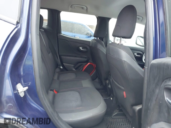 2018 Jeep Renegade Trailhawk with VIN ZACCJBCB6JPH00636, listed as a IAAI auction lot 41490206 with 111,373 mi miles. Bid and sale history available at carsss.com. Image 8.