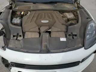 2021 Porsche Cayenne z VIN WP1AA2AY0MDA03642, wystawiony jako Copart lot #47849765 z przebiegiem 60 787 mil mil oraz Szkoda całkowita • Salvage title. Historia ofert i sprzedaży dostępna na DreamBid. Obrazek 12.