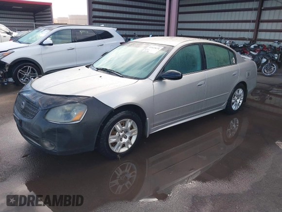 2006 Nissan Altima 2.5 S with VIN 1N4AL11EX6N303185, listed as a IAAI auction lot 41423674 with 240,388 mi miles. Bid and sale history available at carsss.com. Image 2.