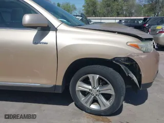 2011 Toyota Highlander Limited with VIN 5TDDK3EH2BS049549, listed as a IAAI auction lot 41838695 with 145,638 mi miles. Bid and sale history available at carsss.com. Image 18.