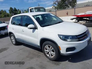 2012 Volkswagen Tiguan SE z VIN WVGAV7AX2CW522958, wystawiony jako IAAI lot #42516794 z przebiegiem 107 144 mil mil oraz . Historia ofert i sprzedaży dostępna na DreamBid. Obrazek 1.