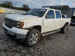 2013 GMC Sierra 2500HD SLT z VIN 1GT121C82DF102120, wystawiony jako Copart lot #73871924 z przebiegiem 241 947 mil mil oraz Szkoda całkowita • Salvage title. Historia ofert i sprzedaży dostępna na DreamBid. Obrazek 1.