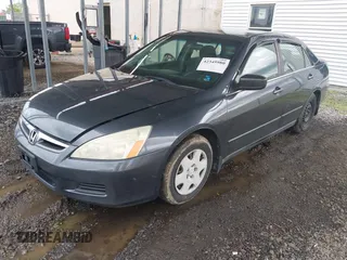 2006 Honda Accord LX z VIN 1HGCM56496A072795, wystawiony jako IAAI lot #42345980 z przebiegiem 226 480 mil mil oraz . Historia ofert i sprzedaży dostępna na DreamBid. Obrazek 2.