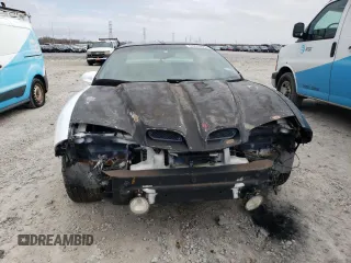 2000 Pontiac Firebird Formula with VIN 2G2FV22G3Y2121444, listed as a Copart auction lot 43224375 with 0 mi miles and Salvage Title. Bid and sale history available at carsss.com. Image 5.