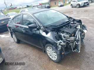 2016 Nissan Versa S z VIN 3N1CN7AP3GL907876, wystawiony jako IAAI lot #42134165 z przebiegiem 75 869 mil mil oraz . Historia ofert i sprzedaży dostępna na DreamBid. Obrazek 14.