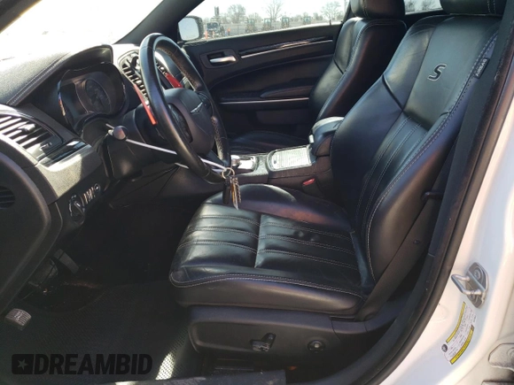 2019 Chrysler 300 with VIN 2C3CCABG2KH516643, listed as a Copart auction lot 47415405 with 110,591 mi miles and Salvage Title. Bid and sale history available at carsss.com. Image 7.