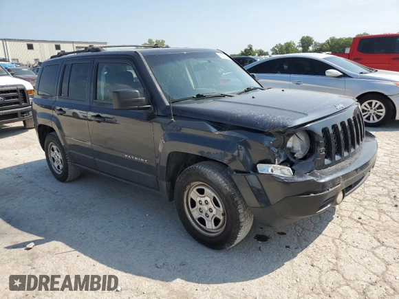 2014 Jeep Patriot Altitude with VIN 1C4NJPBA0ED552471, listed as a Copart auction lot 68927804 with 161,570 mi miles and Salvage Title. Bid and sale history available at DreamBid. Image 4.