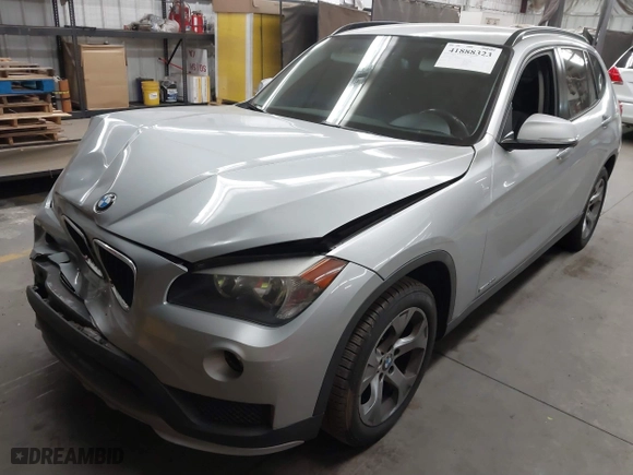 2015 BMW X1 sDrive28i with VIN WBAVM1C50FVW57526, listed as a IAAI auction lot 41888323 with 160,160 mi miles. Bid and sale history available at carsss.com. Image 17.