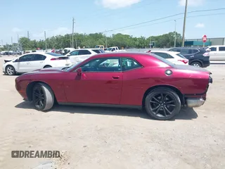 2017 Dodge Challenger SXT z VIN 2C3CDZAGXHH640987, wystawiony jako IAAI lot #42462976 z przebiegiem 146 943 mil mil oraz . Historia ofert i sprzedaży dostępna na DreamBid. Obrazek 15.