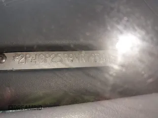 1998 Plymouth Voyager z VIN 2P4GP25R9WR797419, wystawiony jako IAAI lot #42324881 z przebiegiem 96 543 mil mil oraz . Historia ofert i sprzedaży dostępna na DreamBid. Obrazek 12.