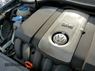 2005 Volkswagen Jetta 2.5L with VIN 3VWSF71K35M601601, listed as a Copart auction lot 84745774 with 93,793 mi miles and Salvage title. Bid and sale history available at DreamBid. Image 14.