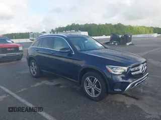 2021 Mercedes-Benz GLC 300 z VIN W1N0G8EB5MF924983, wystawiony jako IAAI lot #42172380 z przebiegiem 50 377 mil mil oraz . Historia ofert i sprzedaży dostępna na DreamBid. Obrazek 1.