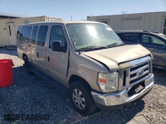 2008 Ford Econoline Passenger XL z VIN 1FBSS31L38DA29496, wystawiony jako Copart lot #48075995 z przebiegiem 294 180 mil mil oraz Szkody całkowita. Historia ofert i sprzedaży dostępna na DreamBid. Obrazek 4.